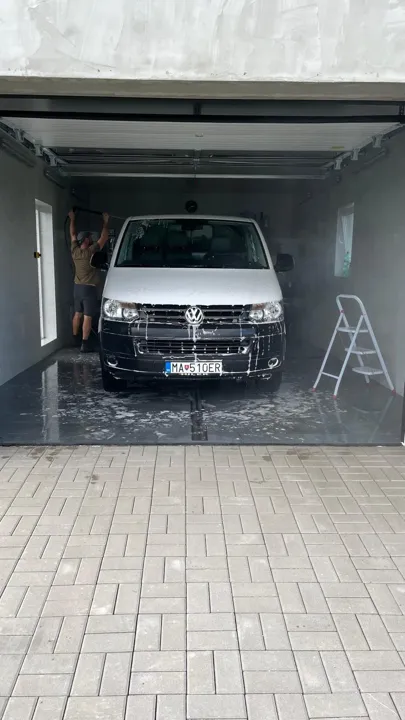 Ruční mytí v dílně — Při práci