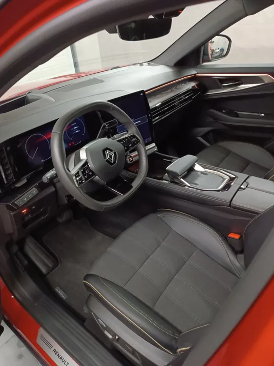 Renault · přední sedadla — Po