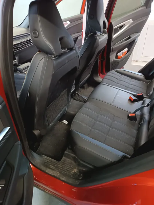 Renault · zadní sedadla — Před