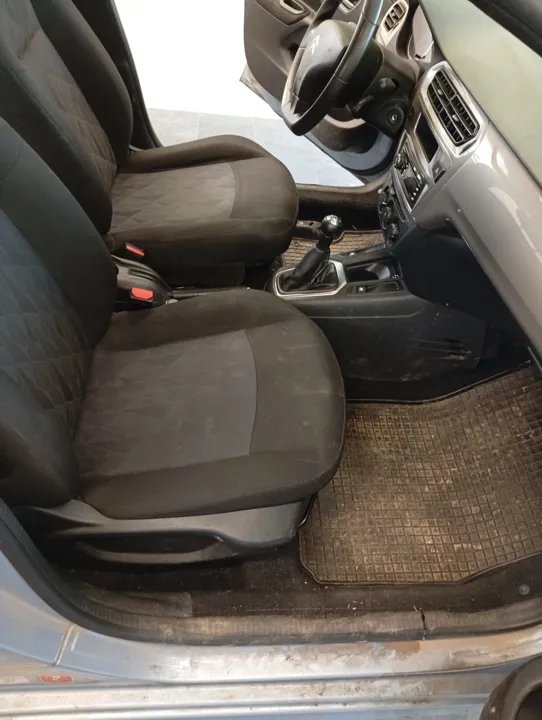 Citroën · místo spolujezdce — Před